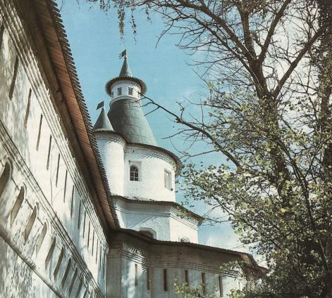 Истра. Башня Новоиерусалимского монастыря