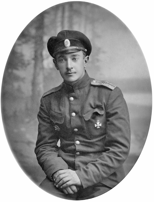 Штаб-капитан военный летчик Э. М. Битте. 1919 г.