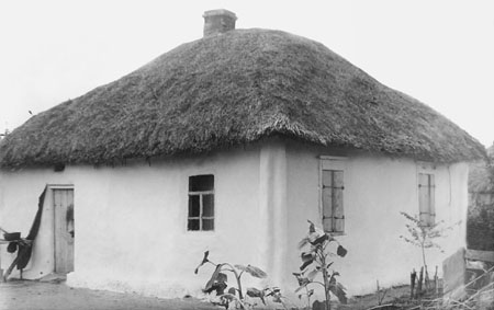 Дом, где родился М. А. Шолохов в хуторе Кружилине